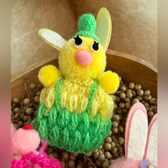 Vintage Handmade Easter Chick & Bunny Trio Finger Puppets Easter Home Decor - Picture 3 of 10